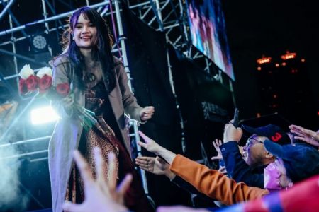 「米克生活」音樂節：來自東南亞的移居者,面對大海吶喊對故鄉的思念