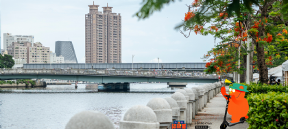 【2025 港都旅行】今天滑去哪？！跟著SoMo遊愛河
